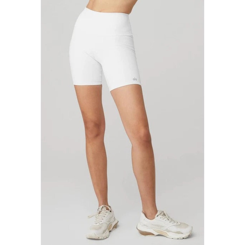 Alo Yoga Women's White High-Waist Airbrush Stretch Biker Shorts Size Small
